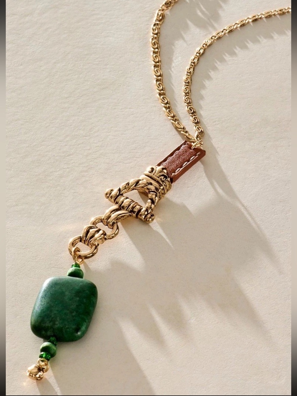 NWT Free People Winslet Layer Necklace in Gold - Picture 2 of 3